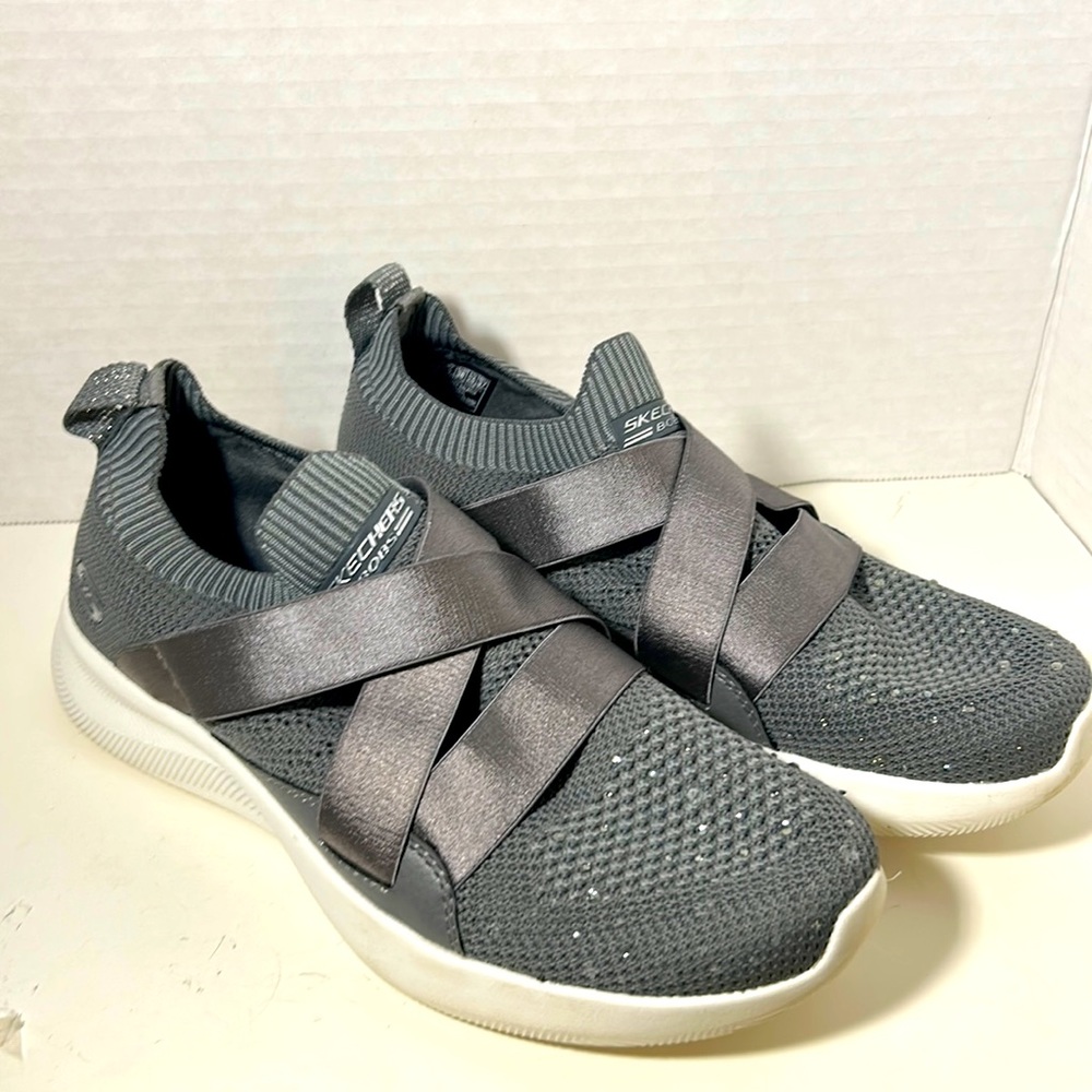 Skechers squad 2 shoes gray rhinestone memory foam activewear size 8